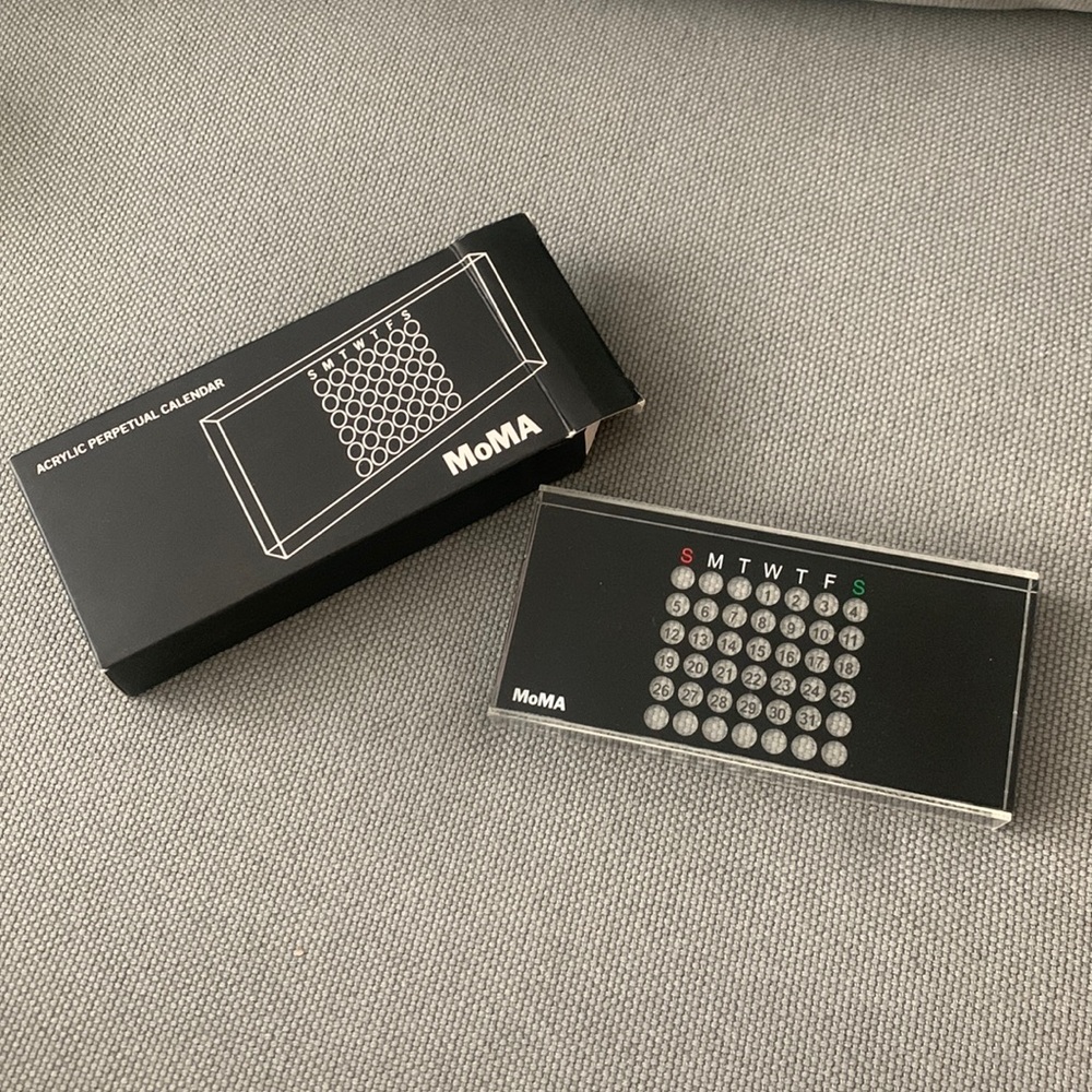Acrylic perpetual calendar